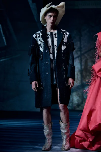 Look 20